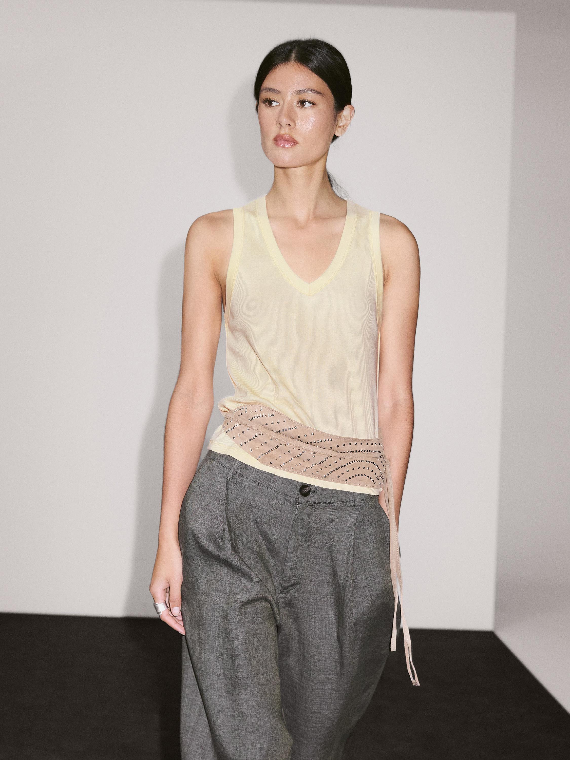 Ribbed V-neck T-shirt